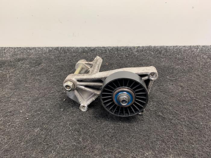 Gebruikte Dynamosteun onder Ferrari 360 Modena 3.6 V8 40V F1 Prijs € 99,95 Inclusief btw aangeboden door Van Kronenburg Engines