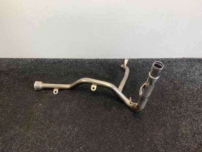 Gebruikte Waterpijp Mercedes A (W176) 2.0 A-250 Turbo 16V 4-Matic Prijs € 25,00 Inclusief btw aangeboden door Van Kronenburg Engines