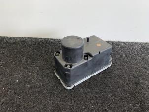 Gebruikte Central electronic module Volkswagen Golf III (1H1) 1.6 i Prijs € 30,00 Inclusief btw aangeboden door Van Kronenburg Engines