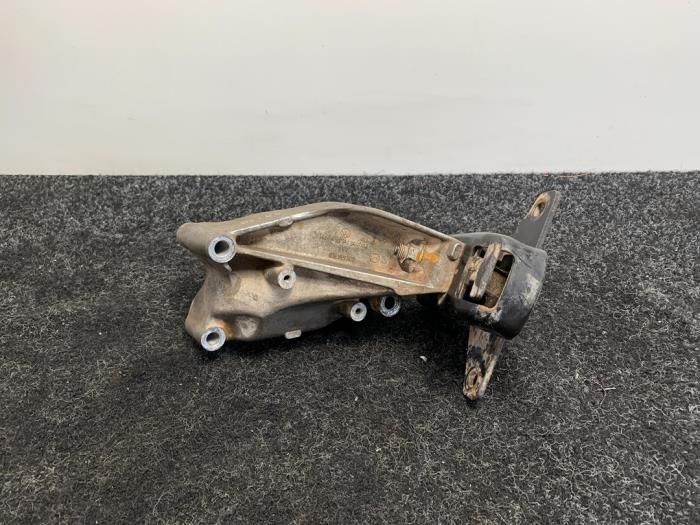 Gebruikte Motorrubber Volkswagen Crafter 2.0 BiTDI 4Motion Prijs € 15,00 Inclusief btw aangeboden door Van Kronenburg Engines