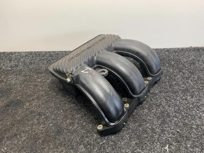 Gebruikte Spruitstuk Inlaat Porsche 911 (996) 3.6 Carrera 4 24V Prijs € 49,95 Inclusief btw aangeboden door Van Kronenburg Engines