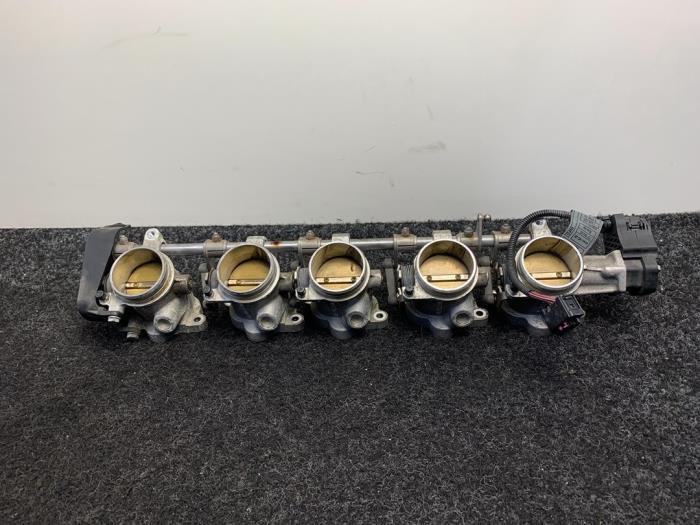 Gebruikte Gasklephuis BMW 6 serie (E63) M6 V10 40V Prijs € 274,95 Inclusief btw aangeboden door Van Kronenburg Engines