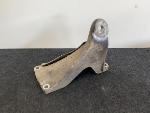 Gebruikte Motorsteun BMW 3 serie (E92) M3 4.0 V8 32V Prijs € 14,00 Inclusief btw aangeboden door Van Kronenburg Engines