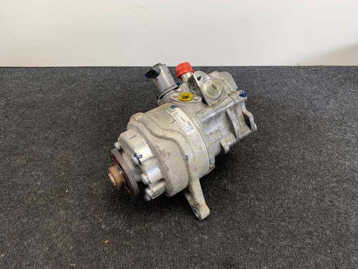 Gebruikte Pomp Servo BMW 5 serie (F10) M550d 3.0 xDrive 24V Prijs € 499,95 Inclusief btw aangeboden door Van Kronenburg Engines