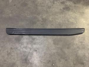 Gebruikte Voorinstap rechts Landrover Range Rover Sport (LW) 2.0 16V P400e Prijs € 99,95 Inclusief btw aangeboden door Van Kronenburg Engines