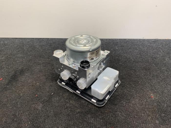 Gebruikte ABS Computer Audi e-tron (GEN) 55 quattro Prijs € 749,95 Inclusief btw aangeboden door Van Kronenburg Engines