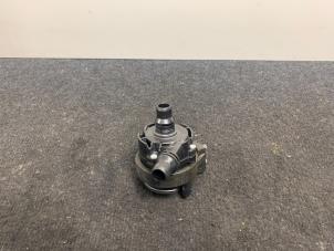 Gebruikte Waterpomp BMW X1 (F48) sDrive 20i 2.0 16V Twin Power Turbo Prijs € 24,94 Inclusief btw aangeboden door Van Kronenburg Engines