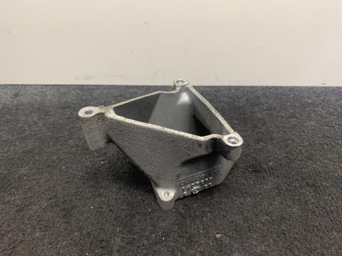 Gebruikte Motorrubber BMW 5 serie (E39) M5 4.9 32V Prijs € 14,94 Inclusief btw aangeboden door Van Kronenburg Engines