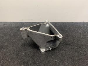 Gebruikte Motorsteun BMW 5 serie (E39) M5 4.9 32V Prijs € 14,94 Inclusief btw aangeboden door Van Kronenburg Engines