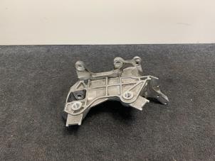 Gebruikte Dynamosteun onder Audi Q7 (4MB/4MG) 3.0 TDI V6 24V Prijs € 79,99 Inclusief btw aangeboden door Van Kronenburg Engines