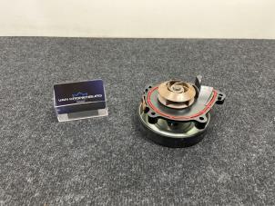 Gebruikte Waterpomp Mini Clubman (R55) 1.6 16V One Prijs € 65,00 Inclusief btw aangeboden door Van Kronenburg Engines