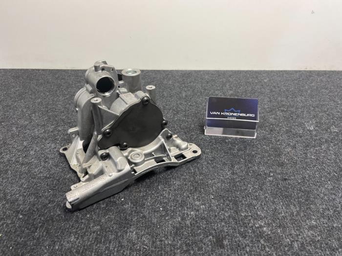 Gebruikte Oliepomp BMW 7 serie (F01/02/03/04) 730d 24V Prijs € 99,99 Inclusief btw aangeboden door Van Kronenburg Engines