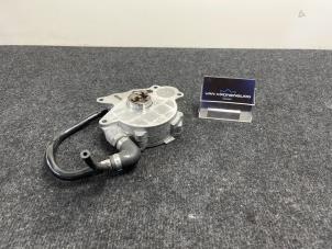 Gebruikte Brandstofpomp Mechanisch Volkswagen Passat Variant 4Motion (3C5) 2.0 TDI 16V Bluemotion Prijs € 25,00 Inclusief btw aangeboden door Van Kronenburg Engines