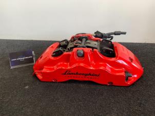 Gebruikte Remklauw (Tang) rechts-voor Lamborghini Huracan 5.2 V10 Performante Prijs € 999,99 Inclusief btw aangeboden door Van Kronenburg Engines