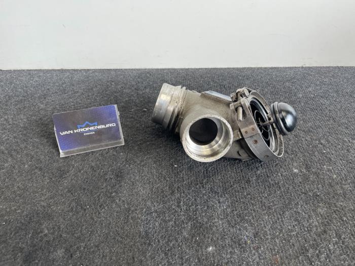Gebruikte Turbo Pijp Volvo V90 Cross Country (PZ) 2.0 D5 16V AWD Prijs € 40,00 Inclusief btw aangeboden door Van Kronenburg Engines