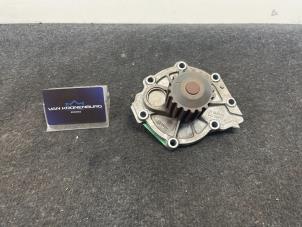 Gebruikte Waterpomp Volvo V40 (MV) 2.0 D4 16V Prijs € 25,00 Inclusief btw aangeboden door Van Kronenburg Engines