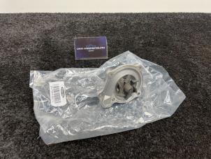 Nieuwe Waterpomp Nissan Micra (K12) 1.0 16V Prijs € 25,00 Inclusief btw aangeboden door Van Kronenburg Engines