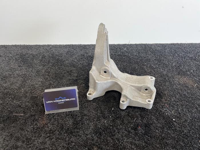 Gebruikte Dynamosteun boven Audi RS 4 (B7) RS4 4.2 V8 40V Prijs € 25,00 Inclusief btw aangeboden door Van Kronenburg Engines