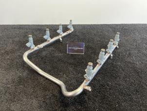 Gebruikte Injector brug Mercedes S (W220) 5.0 S-500 V8 24V Prijs € 250,00 Inclusief btw aangeboden door Van Kronenburg Engines