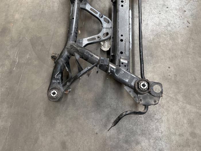 Subframe van een Volvo V60 II (ZW) 2.0 D3 16V
