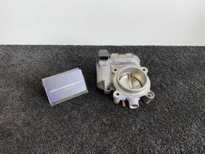 Gebruikte Gasklephuis Mercedes C Sportcoupé (C203) 2.0 C-200K 16V Prijs € 40,00 Inclusief btw aangeboden door Van Kronenburg Engines