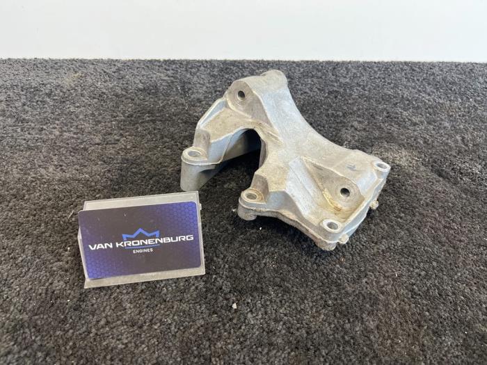 Gebruikte Dynamosteun boven Audi RS 5 (8T3) RS5 4.2 V8 32V Prijs € 24,94 Inclusief btw aangeboden door Van Kronenburg Engines