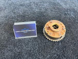 Gebruikte Nokkenas Verstelling BMW 3 serie (E90) 335i 24V Prijs € 75,00 Inclusief btw aangeboden door Van Kronenburg Engines