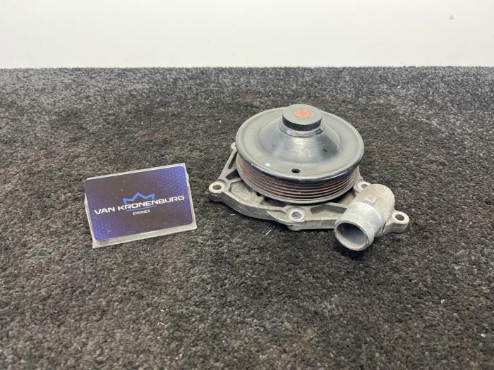 Gebruikte Waterpomp Porsche 911 (996) 3.6 Carrera 24V Prijs € 29,95 Inclusief btw aangeboden door Van Kronenburg Engines