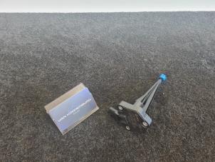 Gebruikte Olie niveau sensor Volkswagen Crafter (SY) 2.0 TDI 4Motion Prijs € 35,01 Inclusief btw aangeboden door Van Kronenburg Engines