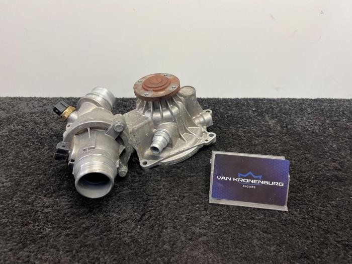 Gebruikte Waterpomp BMW 6 serie (E63) 650 i 4.8 V8 32V Prijs € 60,44 Inclusief btw aangeboden door Van Kronenburg Engines