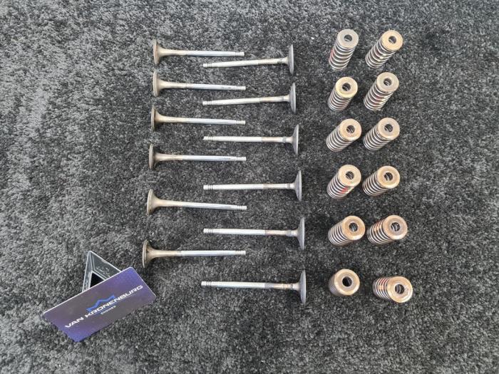 Inlaatklep van een Audi A8 (D4) 3.0 V6 24V TFSI Quattro 2013