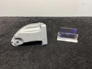 Nieuwe Motorrubber Mercedes E (W213) E-350d 3.0 V6 24V 4-Matic Prijs € 49,95 Inclusief btw aangeboden door Van Kronenburg Engines