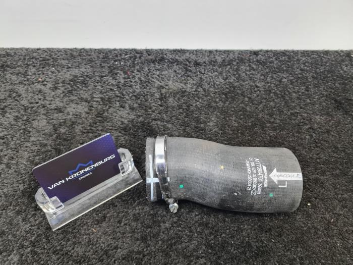 Gebruikte Intercooler Slang Mercedes C (W205) C-63 AMG 4.0 V8 Biturbo Prijs € 40,00 Inclusief btw aangeboden door Van Kronenburg Engines