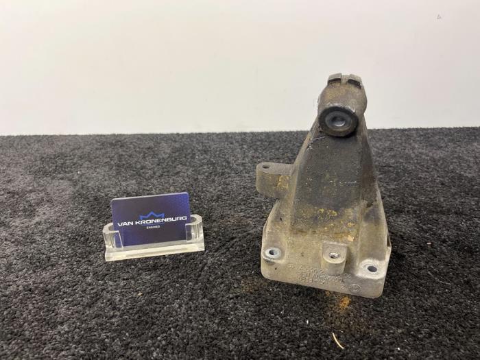 Gebruikte Motorsteun Mercedes Sprinter 3,5t (906.73) 309 CDI 16V Prijs € 20,00 Inclusief btw aangeboden door Van Kronenburg Engines