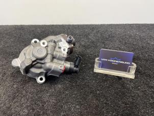 Gebruikte Dieselpomp Mercedes C (W205) C-220d 2.0 Turbo 16V Prijs € 240,00 Inclusief btw aangeboden door Van Kronenburg Engines