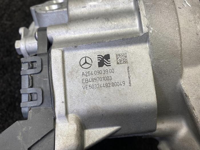 Turbo van een Mercedes Diversen 2022