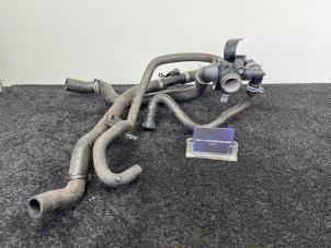 Gebruikte Thermostaathuis Ford Transit 2.2 TDCi 16V Euro 5 Prijs € 24,50 Inclusief btw aangeboden door Van Kronenburg Engines