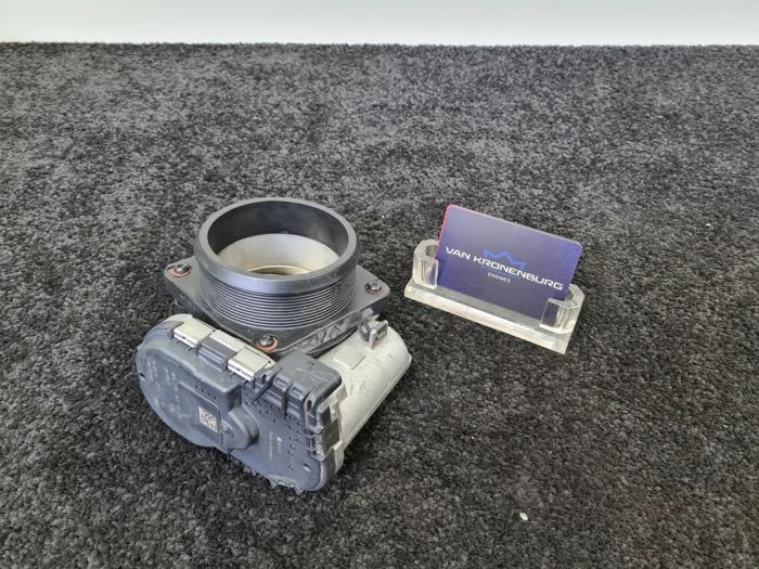 Gasklephuis van een Mercedes-AMG GLE AMG (W166) 3.0 43 AMG V6 24V4-Matic 2018