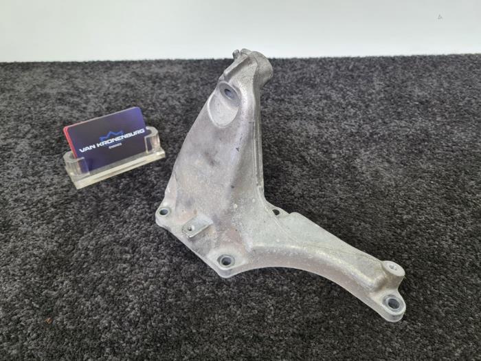 Gebruikte Motorrubber Mercedes CL (215) 5.8 CL-600 V12 36V Prijs € 50,00 Inclusief btw aangeboden door Van Kronenburg Engines