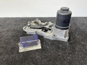 Gebruikte Oliefilterhuis Landrover Range Rover IV (LG) 4.4 SDV8 32V Prijs € 85,00 Inclusief btw aangeboden door Van Kronenburg Engines