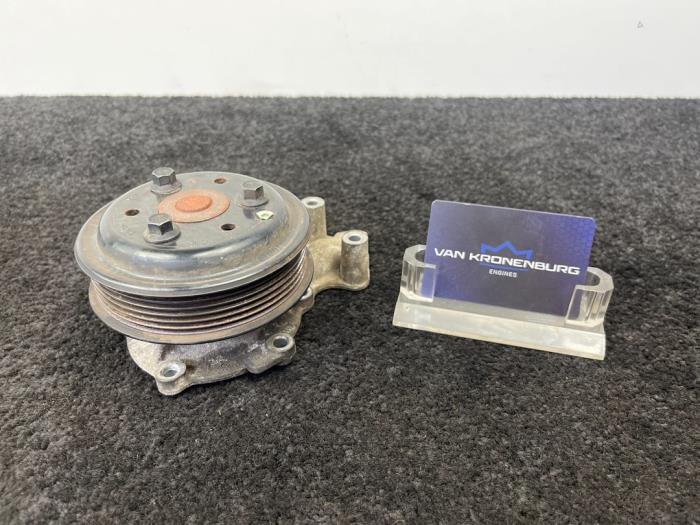 Gebruikte Waterpomp Ford Focus 3 1.0 Ti-VCT EcoBoost 12V 100 Prijs € 25,00 Inclusief btw aangeboden door Van Kronenburg Engines