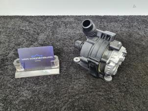 Gebruikte Waterpomp BMW 7 serie (G11/12) Prijs € 75,00 Inclusief btw aangeboden door Van Kronenburg Engines