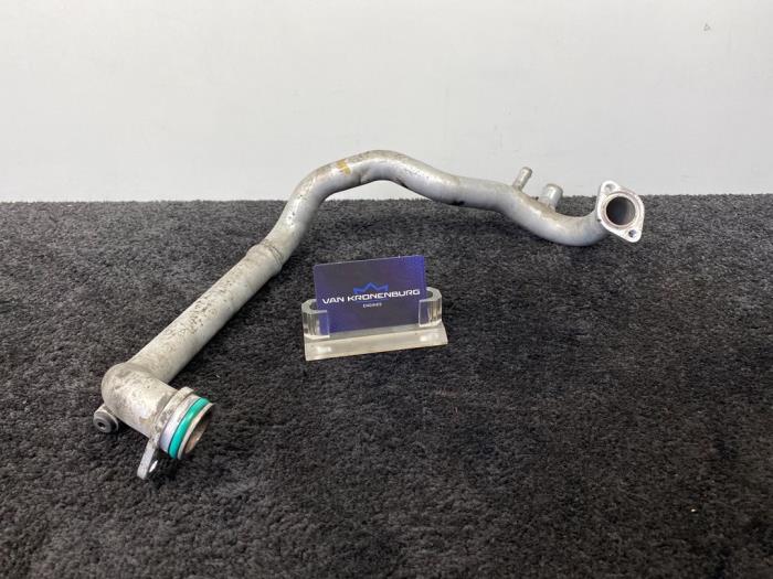 Gebruikte Waterpijp Audi S6 (C6) 5.2 V10 40V Prijs € 30,00 Inclusief btw aangeboden door Van Kronenburg Engines
