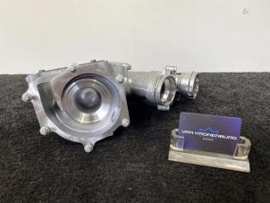 Nieuwe Waterpomp Mercedes S (W223) 3.0 S-350d 4-Matic Prijs € 99,99 Inclusief btw aangeboden door Van Kronenburg Engines