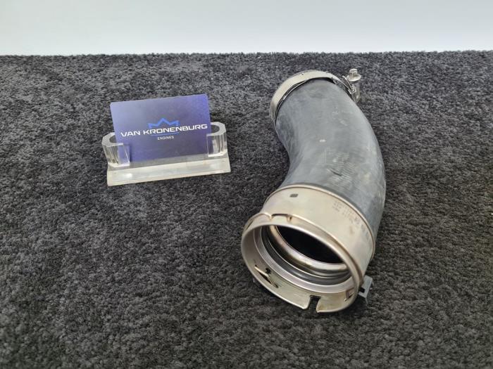 Gebruikte Intercooler Slang BMW 5 serie (G30) M550d xDrive 24V Prijs € 60,00 Inclusief btw aangeboden door Van Kronenburg Engines