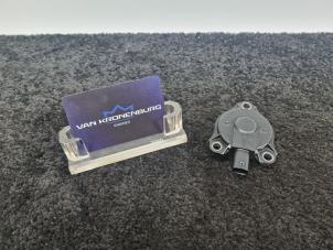 Gebruikte Nokkenas Sensor Mercedes ML II (164/4JG) 3.5 350 4-Matic V6 24V Prijs € 50,00 Inclusief btw aangeboden door Van Kronenburg Engines