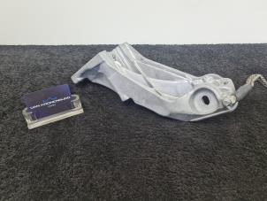 Gebruikte Motorsteun Landrover Range Rover III (LM) 4.4 V8 32V Prijs € 30,00 Inclusief btw aangeboden door Van Kronenburg Engines