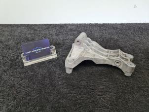 Gebruikte Dynamosteun onder Audi S6 (C6) 5.2 V10 40V Prijs € 60,00 Inclusief btw aangeboden door Van Kronenburg Engines