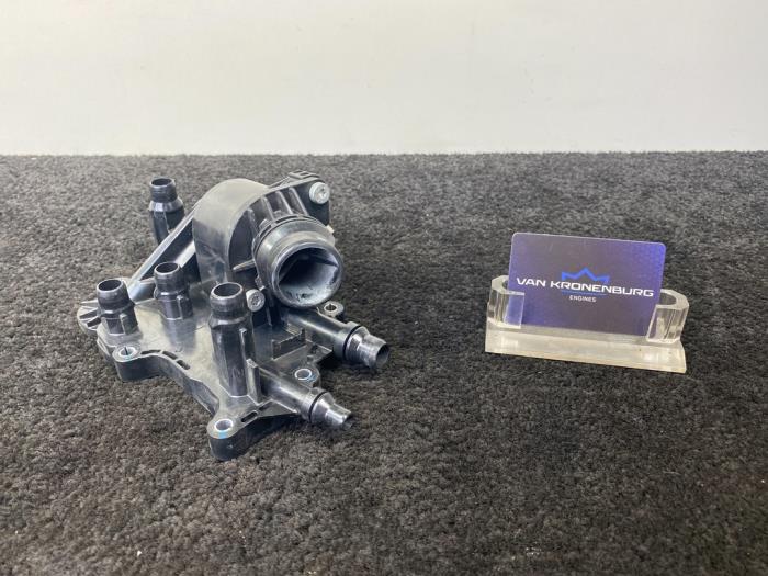 Gebruikte Thermostaathuis BMW 5 serie (G30) M550d xDrive 24V Prijs € 75,00 Inclusief btw aangeboden door Van Kronenburg Engines