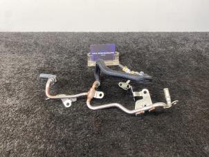 Gebruikte Brandstofleiding Mercedes S (222.0/222.1) 3.0 S-400d Prijs € 50,00 Inclusief btw aangeboden door Van Kronenburg Engines
